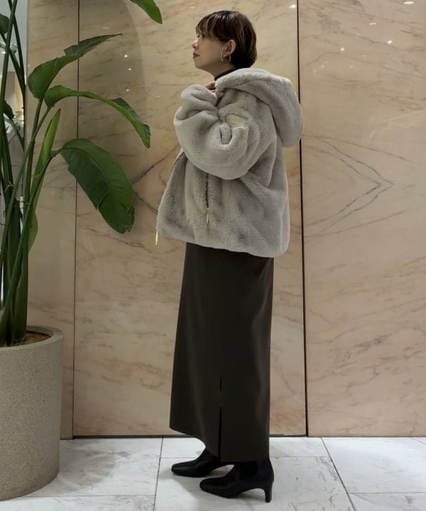 塚越 有紀さんの「BEAMS WOMEN｜シンプル モダン イヤーカフ」を使ったコーディネート