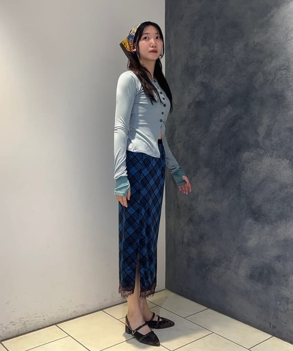 ハルカさんの「BEAMS WOMEN｜ベロア プリント レース ヘム スカート」を使ったコーディネート