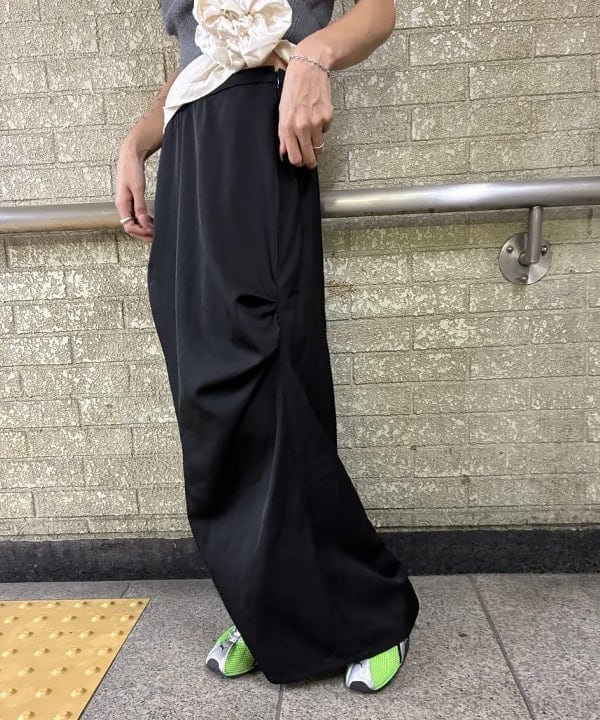 れいなさんの「BEAMS WOMEN｜Vネック ベスト」を使ったコーディネート