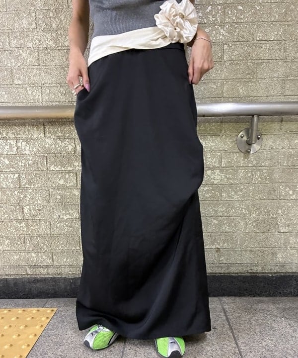 れいなさんの「BEAMS WOMEN｜Vネック ベスト」を使ったコーディネート
