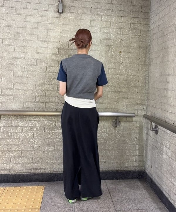 れいなさんの「BEAMS WOMEN｜Vネック ベスト」を使ったコーディネート