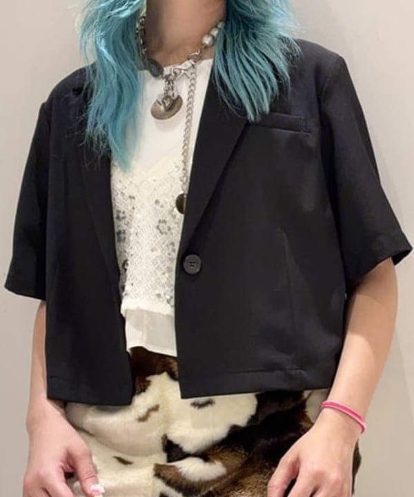 はっとりさんの「BEAMS WOMEN｜1ボタン シングル クロップド ジャケット」を使ったコーディネート