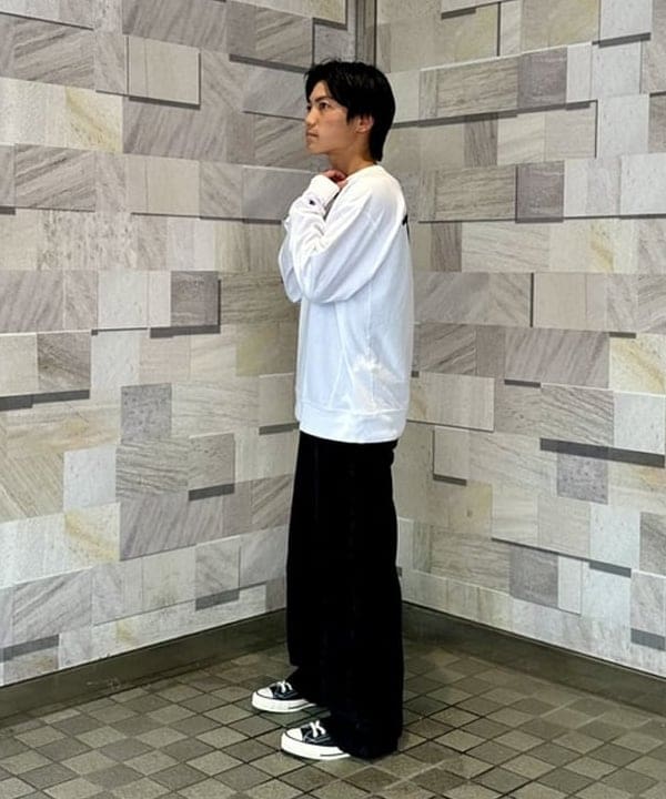 あがりえ ひゅうがさんの「【別注】Champion / リバースウィーブ（R）シティ ロングスリーブTシャツ」を使ったコーディネート