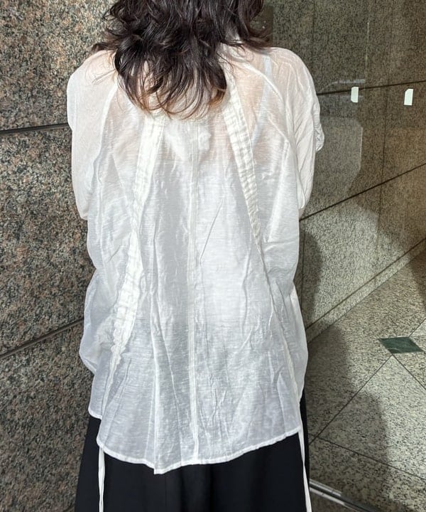 須賀さんの「BEAMS WOMEN｜Chalulu / クリスタル フラワー クリップ」を使ったコーディネート
