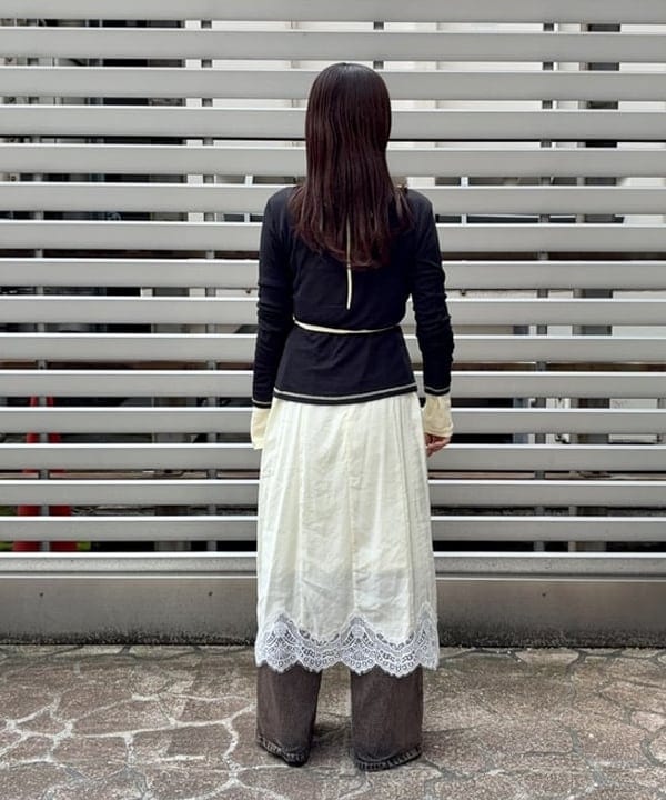 カタヤマ アヤさんの「BEAMS WOMEN｜【別注】MILLER / 2パック Tシャツ」を使ったコーディネート