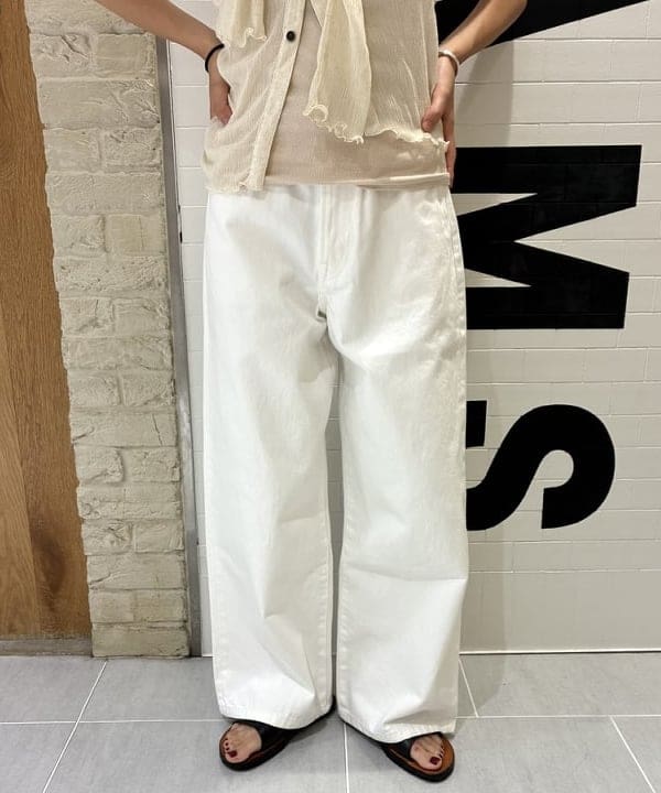 津藤 理佐子さんの「BEAMS WOMEN｜ワイド デニム パンツ」を使ったコーディネート