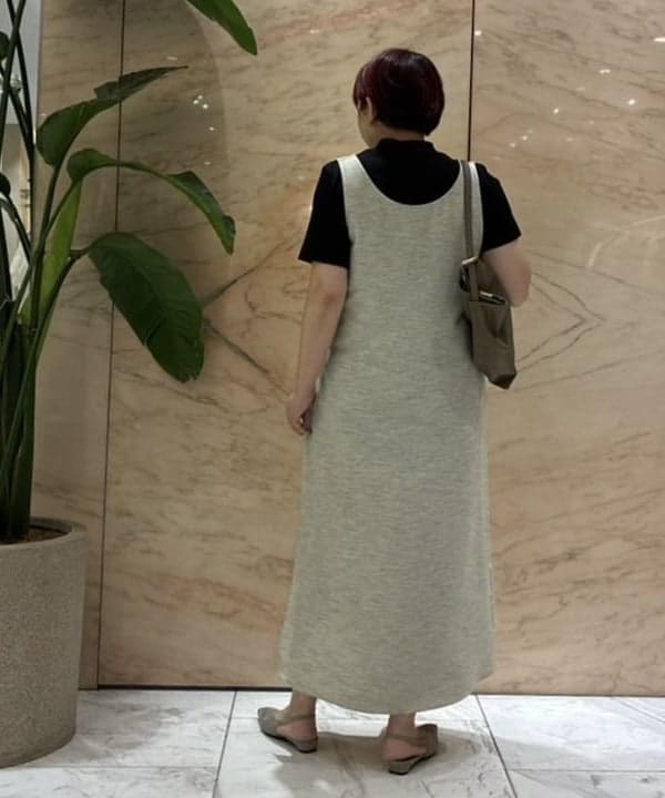 塚越 有紀さんの「BEAMS WOMEN｜モックネック ショート Tシャツ」を使ったコーディネート