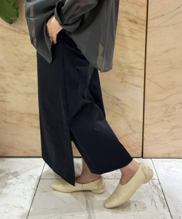 塚越 有紀さんの「BEAMS WOMEN｜ダブルポケット ヒヨク シャツ」を使ったコーディネート