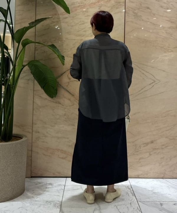 塚越 有紀さんの「BEAMS WOMEN｜ダブルポケット ヒヨク シャツ」を使ったコーディネート