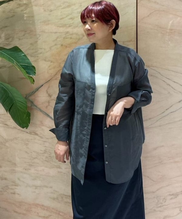 塚越 有紀さんの「BEAMS WOMEN｜ダブルポケット ヒヨク シャツ」を使ったコーディネート