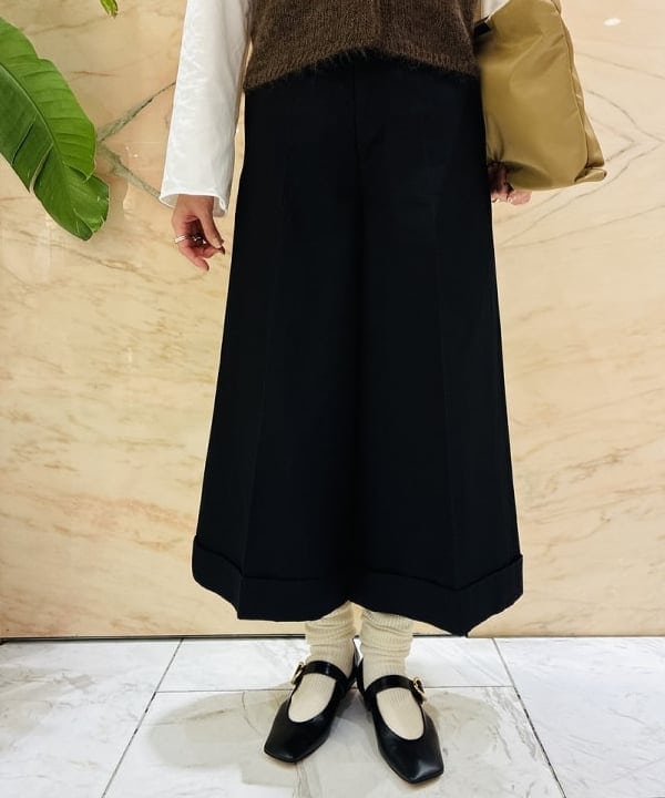 岩沢 珠代さんの「BEAMS WOMEN｜ベルスリーブ オーバー Tシャツ」を使ったコーディネート