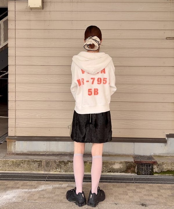 むりょさんの「BEAMS WOMEN｜【別注】HEAR MY NAME &times; maturely / プリント ジップ フーディー」を使ったコーディネート