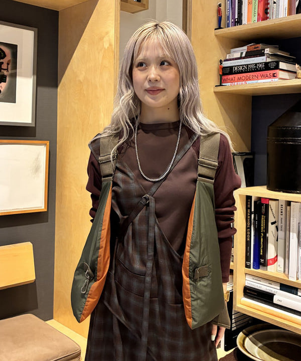 ando naoさんの「BEAMS WOMEN｜maturely / オクタ ミリタリー ベスト」を使ったコーディネート