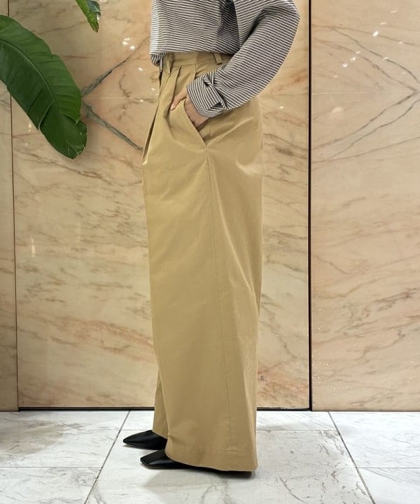 茂野 真楓さんの「BEAMS WOMEN｜BATONER / ブラウジング ポロ ロングスリーブ Tシャツ」を使ったコーディネート