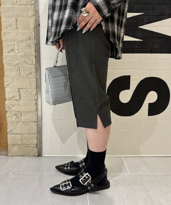 大石彩可さんの「BEAMS WOMEN｜ネル チェック スリット ビッグ シャツ」を使ったコーディネート
