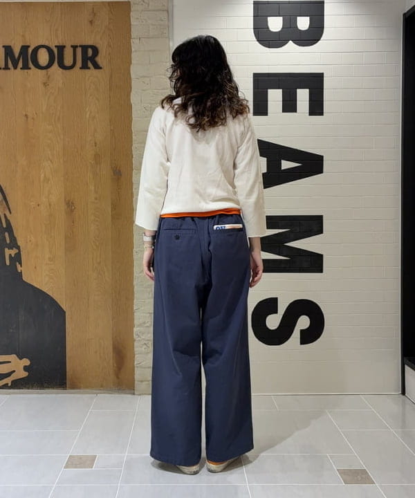 キラリさんの「BEAMS WOMEN｜【別注】Gramicci / 2プリーツ ワイドパンツ」を使ったコーディネート