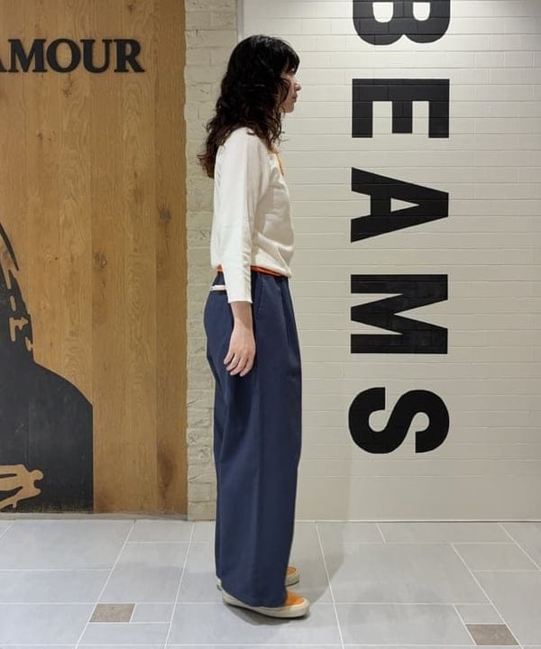キラリさんの「BEAMS WOMEN｜【別注】Gramicci / 2プリーツ ワイドパンツ」を使ったコーディネート