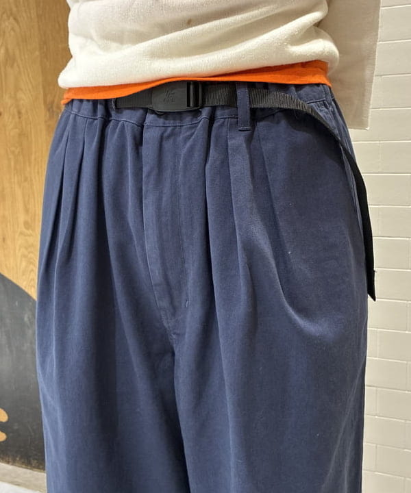 キラリさんの「BEAMS WOMEN｜【別注】Gramicci / 2プリーツ ワイドパンツ」を使ったコーディネート
