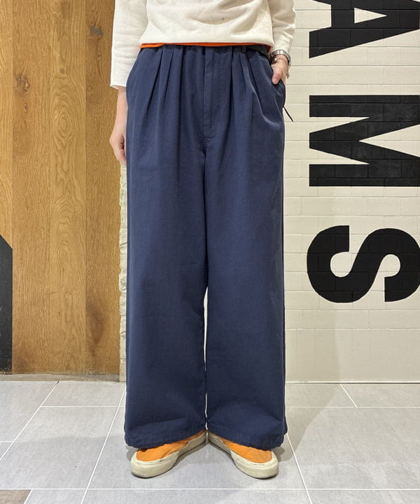 キラリさんの「BEAMS WOMEN｜【別注】Gramicci / 2プリーツ ワイドパンツ」を使ったコーディネート