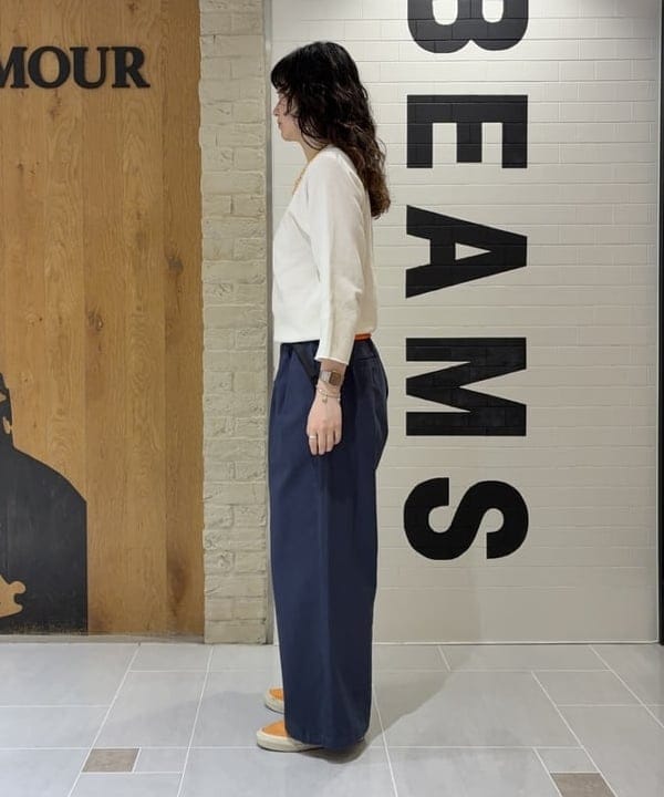 キラリさんの「BEAMS WOMEN｜【別注】Gramicci / 2プリーツ ワイドパンツ」を使ったコーディネート