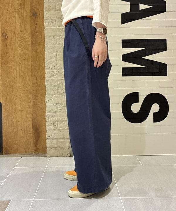 キラリさんの「BEAMS WOMEN｜【別注】Gramicci / 2プリーツ ワイドパンツ」を使ったコーディネート