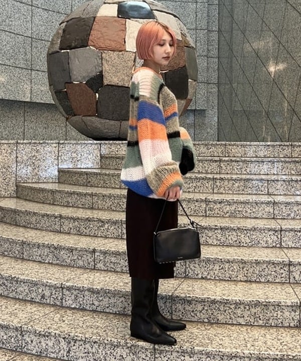 佐藤 亜美さんの「BEAMS WOMEN｜クリース オーバー ショートパンツ」を使ったコーディネート