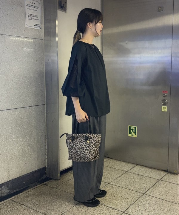 中平 あみさんの「BEAMS WOMEN｜レーススリーブ ギャザーブラウス」を使ったコーディネート