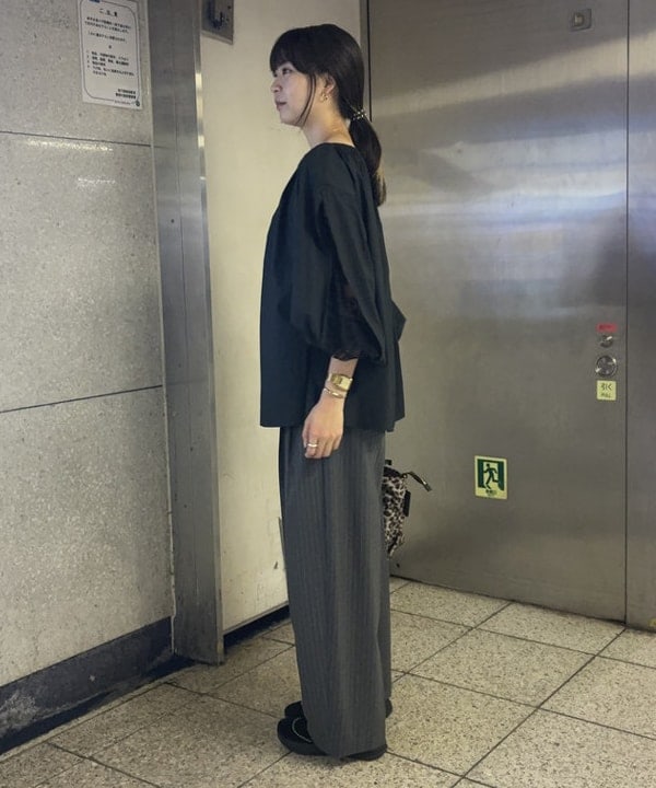 中平 あみさんの「BEAMS WOMEN｜レーススリーブ ギャザーブラウス」を使ったコーディネート