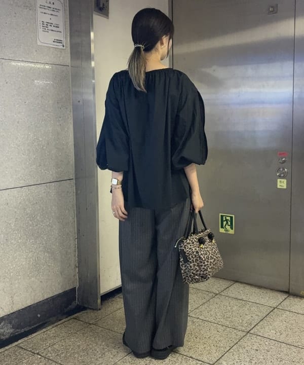 中平 あみさんの「BEAMS WOMEN｜レーススリーブ ギャザーブラウス」を使ったコーディネート