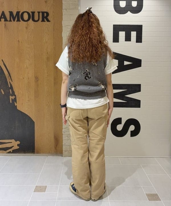 エノモト アミさんの「BEAMS WOMEN｜【別注】WAREHOUSE & CO. / ステンシル13 Tシャツ」を使ったコーディネート