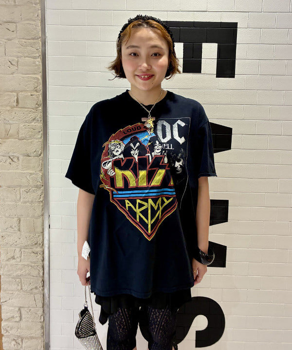 葛岡 七海さんの「BEAMS WOMEN｜イレギュラー ヘム ミニスカート」を使ったコーディネート