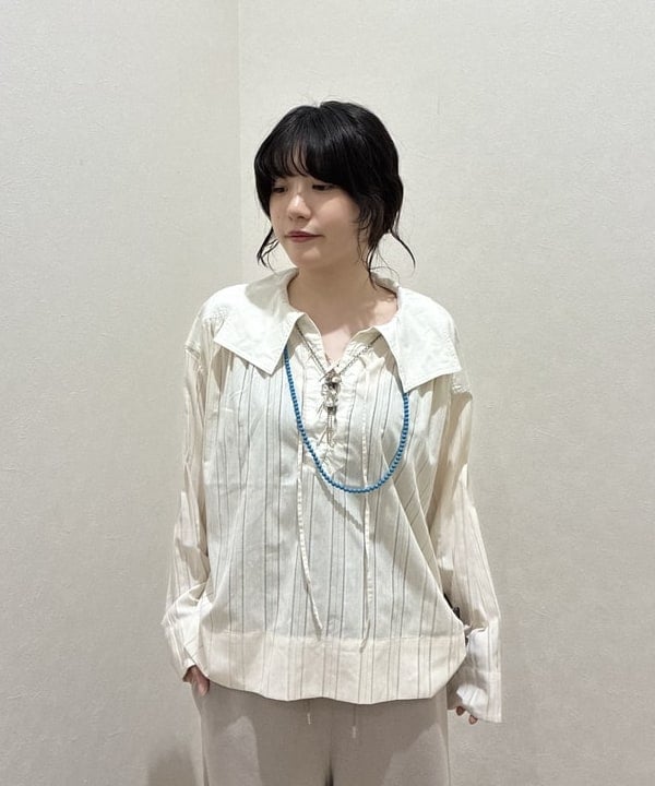 須賀さんの「BEAMS WOMEN｜ラッカーパール ロング ネックレス」を使ったコーディネート