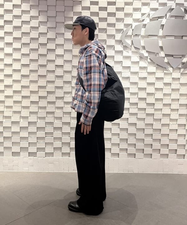 木島 昂己さんの「BEAMS WOMEN｜5Panel Cap Crinkle Nylon Satin」を使ったコーディネート