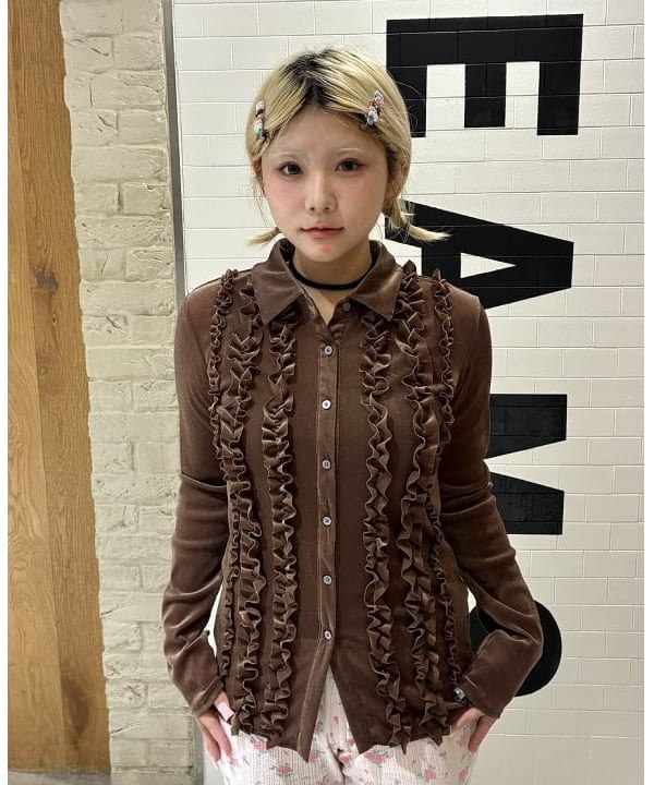 アンさんの「BEAMS WOMEN｜フロッキー チュール フリル シャツ」を使ったコーディネート