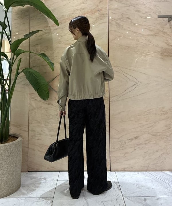 茂野 真楓さんの「BEAMS WOMEN｜撥水 ショート ブルゾン」を使ったコーディネート