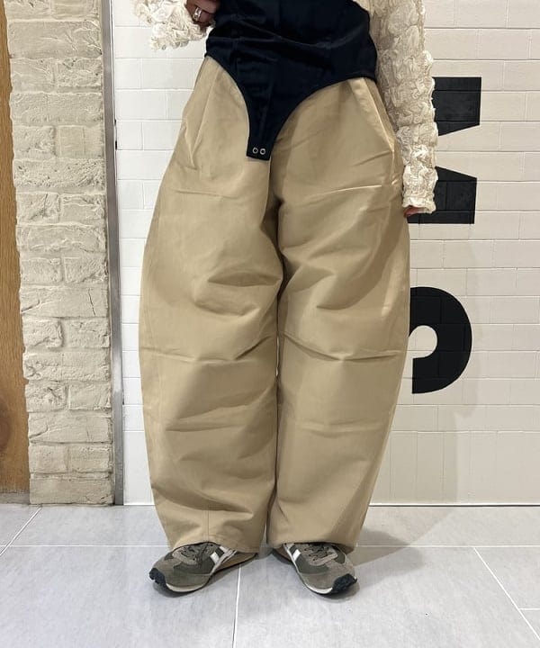 チナさんの「BEAMS WOMEN｜シャーリング ボレロ ブラウス」を使ったコーディネート