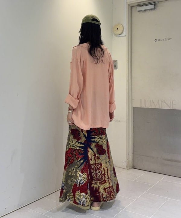 津藤 理佐子さんの「BEAMS WOMEN｜STYLE EYES / PLAIN LONG SLEEVED SHIRT」を使ったコーディネート