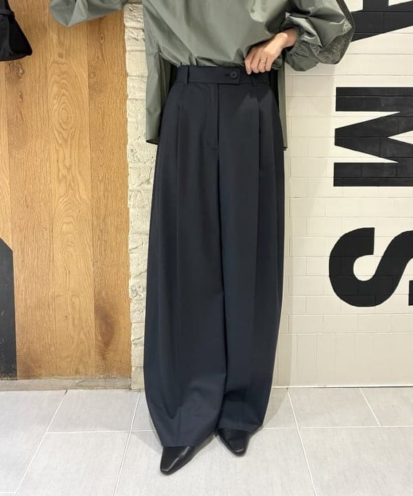 ヒライさんの「BEAMS WOMEN｜レーススリーブ ギャザーブラウス」を使ったコーディネート