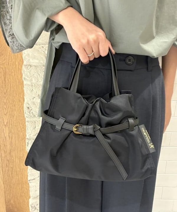 ヒライさんの「BEAMS WOMEN｜レーススリーブ ギャザーブラウス」を使ったコーディネート
