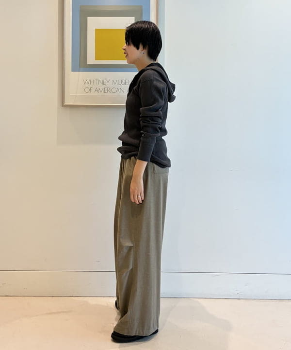 ミナミマリコさんの「BEAMS WOMEN｜maturely / リネン ウール ミリタリー パンツ」を使ったコーディネート