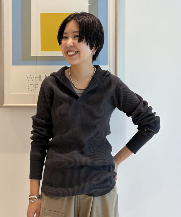 ミナミマリコさんの「BEAMS WOMEN｜maturely / リネン ウール ミリタリー パンツ」を使ったコーディネート