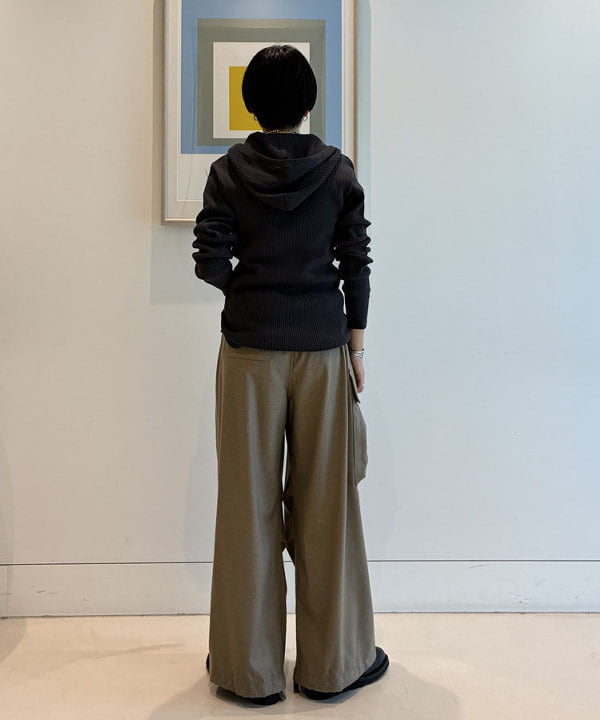 ミナミマリコさんの「BEAMS WOMEN｜maturely / リネン ウール ミリタリー パンツ」を使ったコーディネート