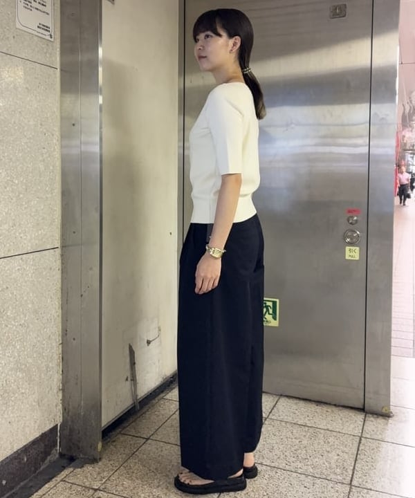 中平 あみさんの「BEAMS WOMEN｜シンプル ボートネック ニット .M」を使ったコーディネート