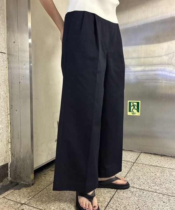 中平 あみさんの「BEAMS WOMEN｜シンプル ボートネック ニット .M」を使ったコーディネート