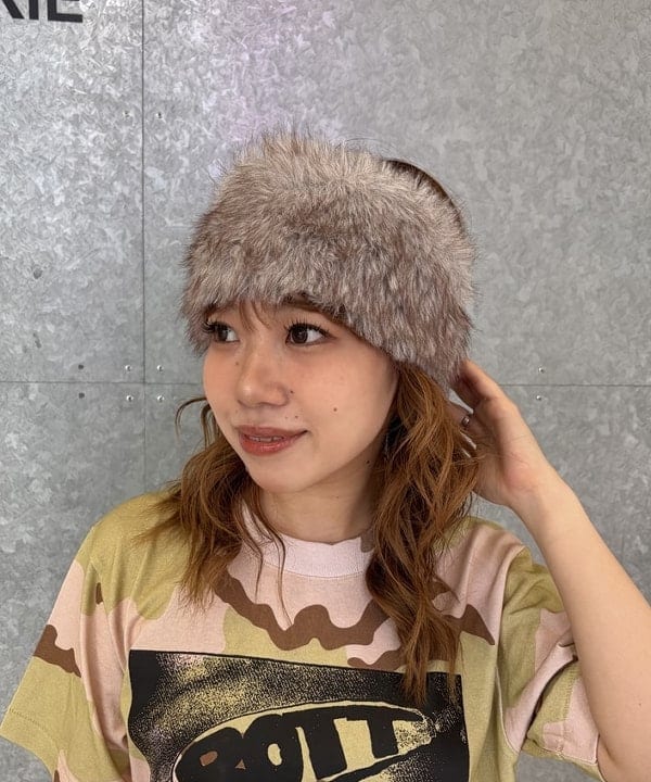 まゆちゃんさんの「BEAMS WOMEN｜ファー ヘアバンド」を使ったコーディネート
