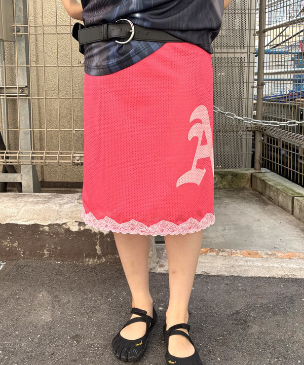 うららさんの「BEAMS WOMEN｜【別注】PUMA / PHOTO GRAPHIC GAME SHIRT」を使ったコーディネート