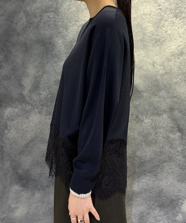 OSUMIさんの「BEAMS WOMEN｜レースヘム クルーネック ニットプルオーバー」を使ったコーディネート