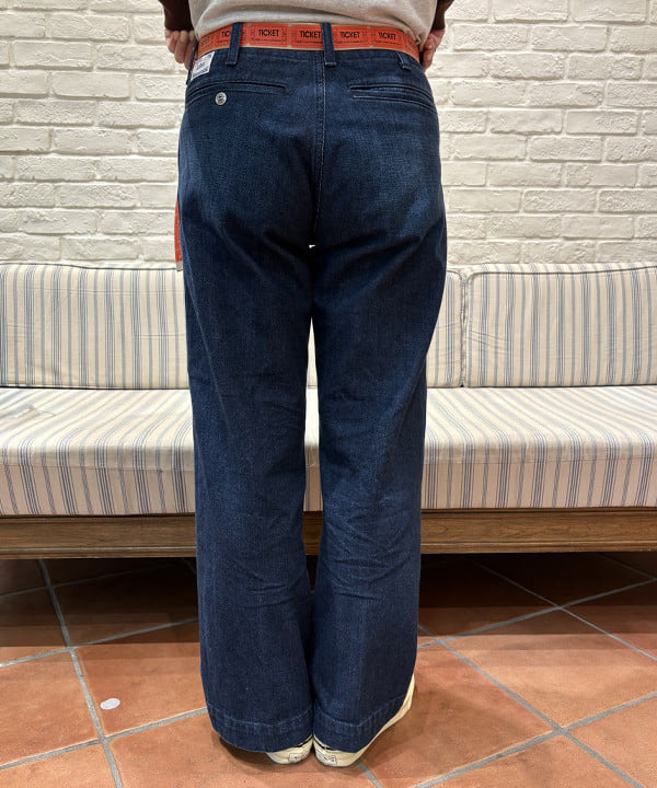 クロサワさんの「BEAMS WOMEN｜【別注】BRIEFING / ヘルメット バッグ」を使ったコーディネート
