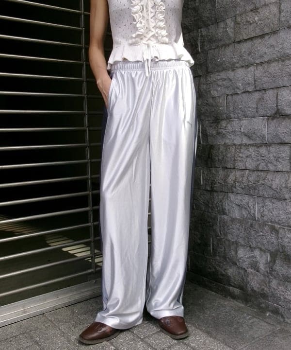 れいなさんの「BEAMS WOMEN｜【別注】PUMA / T7 パンツ」を使ったコーディネート