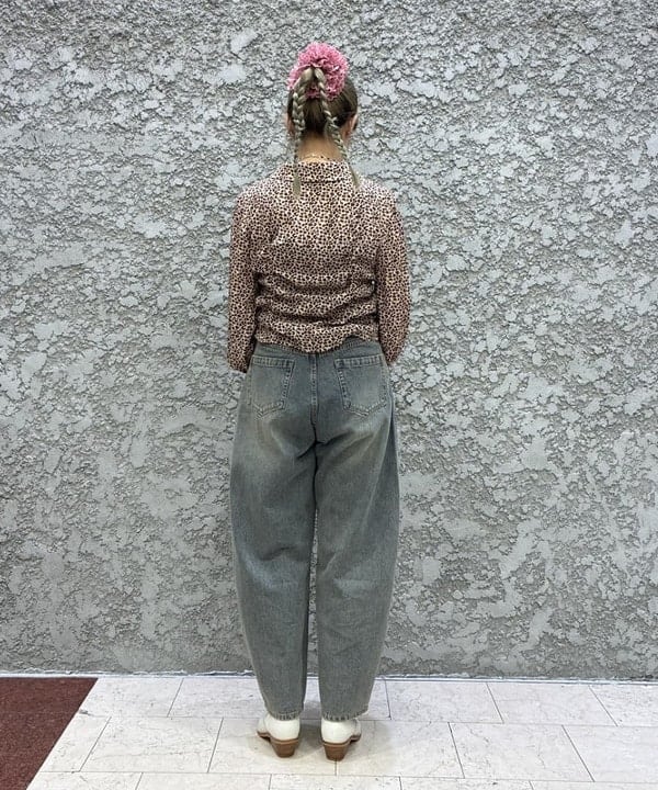 マツモト アカネさんの「BEAMS WOMEN｜プリント シャーリング シャツ」を使ったコーディネート
